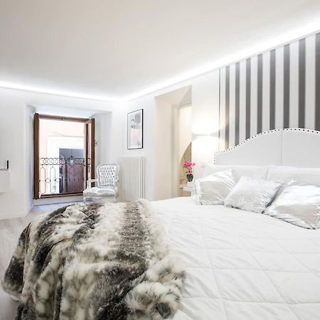 My Piazza Navona Jacuzzi Suite -Topcollection Rome Exterior photo