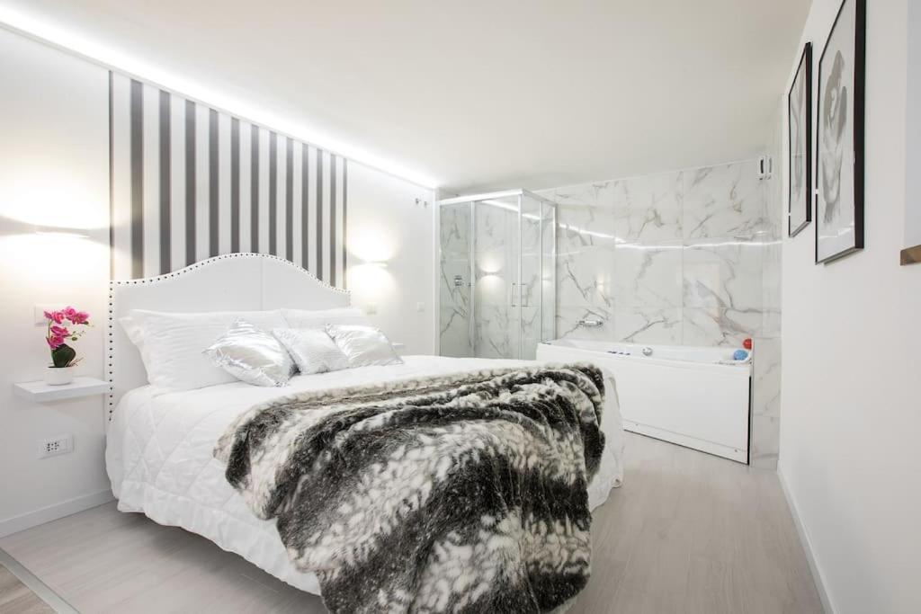 My Piazza Navona Jacuzzi Suite -Topcollection Rome Exterior photo